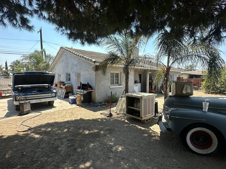 More Photos Of 13404 Arrow Rt, Fontana Contractor Storage Yard For Sale