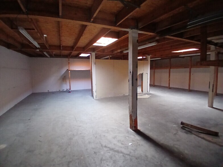 More Photos Of 1595 W Foothill Blvd, Upland Freestanding For Lease