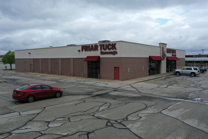 More Photos Of 1146 Hickory Point Mall, Forsyth Unknown For Lease