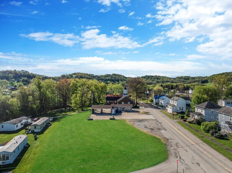 More Photos Of 212 Pine St, Jefferson Carwash For Sale