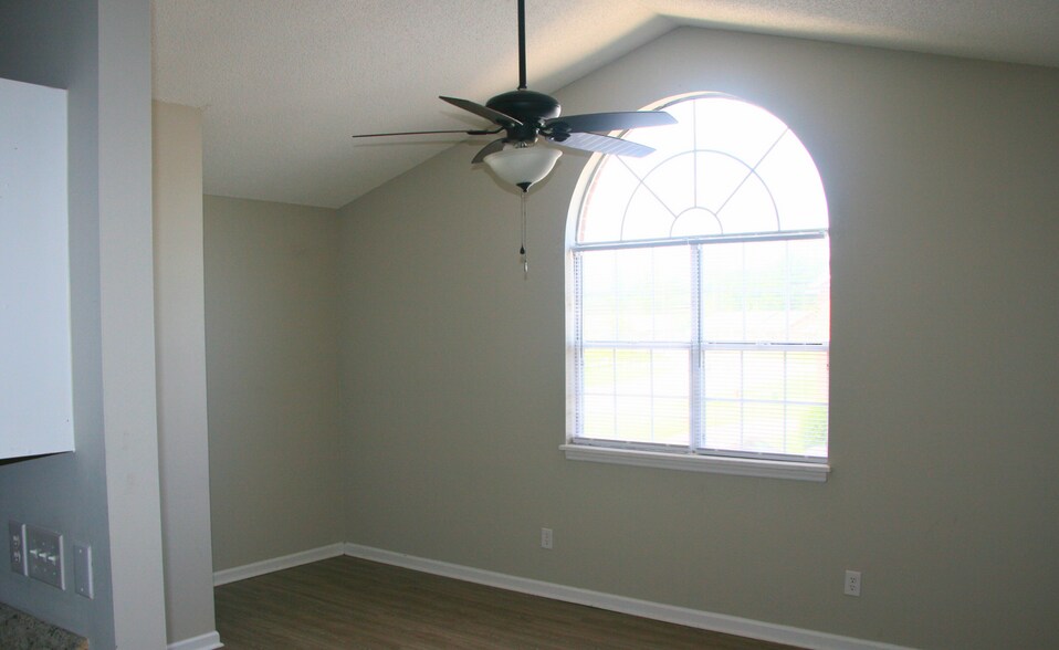 More Photos Of 1286 Park West Dr, Greenville Apartments For Sale