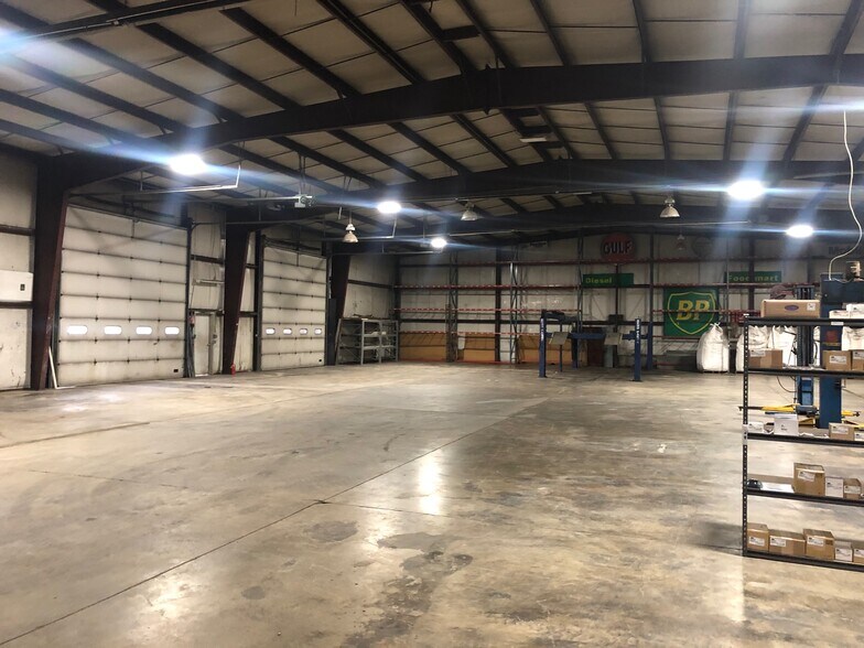 More Photos Of 119 Elizabeth Pike, Mineral Wells Industrial For Lease