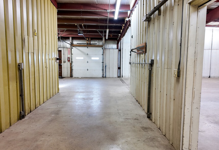 More Photos Of 1409 N K Ave, Sioux Falls Warehouse For Sale