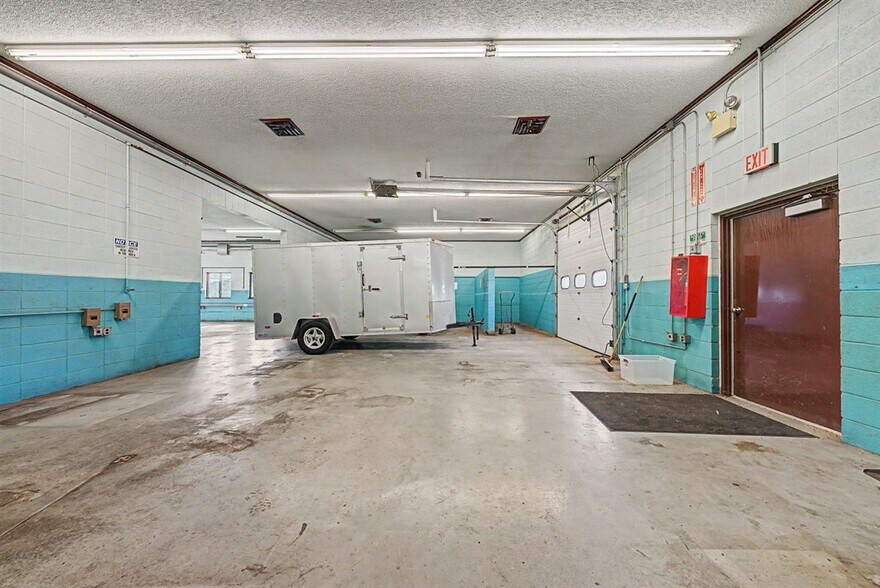 More Photos Of 16771 S 15th St, Galesville Warehouse For Sale