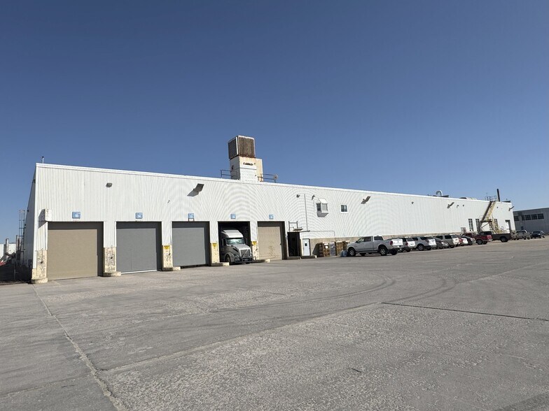 Primary Photo Of 3401 E 4th Ave, Hutchinson Warehouse For Sale