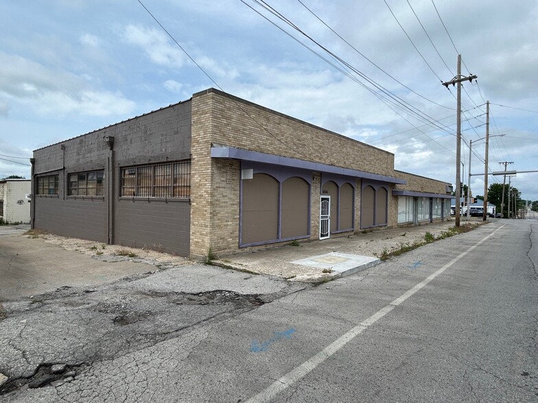 Primary Photo Of 1016-1020 N 10th St, Kansas City Light Distribution For Sale