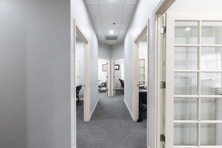 More Photos Of 159 Lookout Pl, Maitland Office For Sale