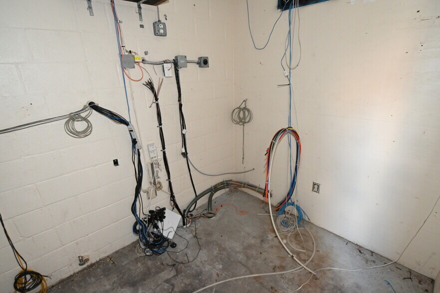 More Photos Of 47 W Amelia St, Orlando Bar For Sale