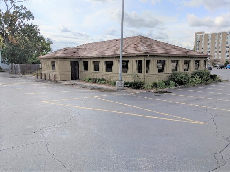 More Photos Of 412-418 E Main St, Batavia Storefront For Sale