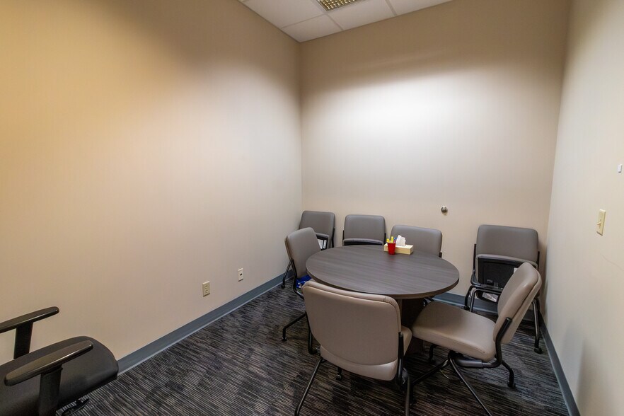 More Photos Of 2809 Commercial Rd, Huntington Office For Sale