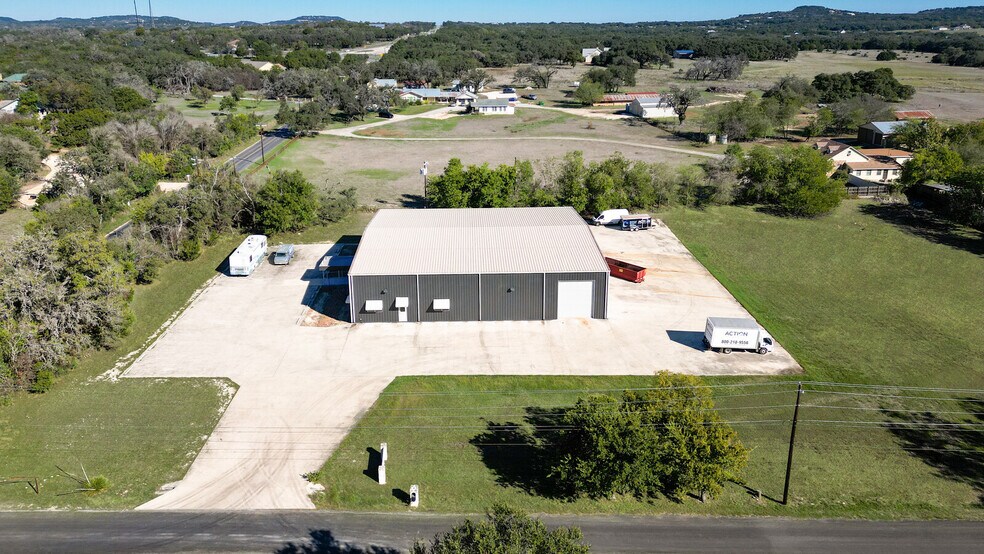 More Photos Of 2 Hill View Ln, Boerne Warehouse For Lease