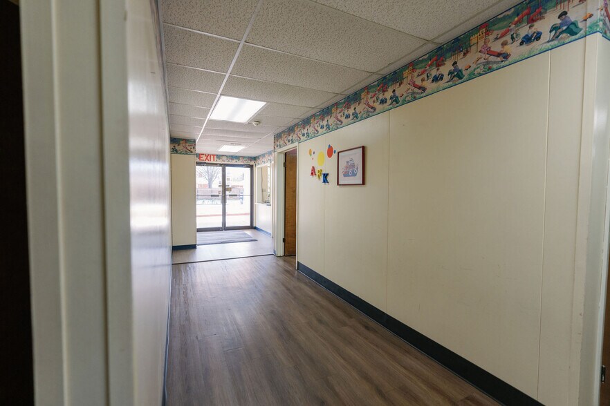 More Photos Of 1522 Weeks St, Wichita Falls Office For Sale