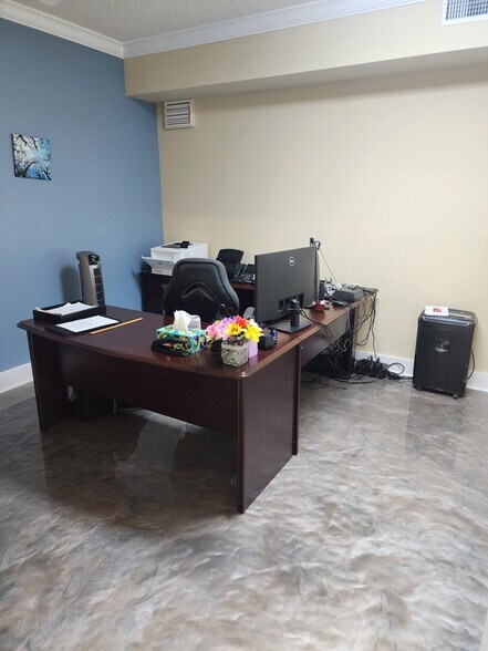 More Photos Of 2105 Drew St, Clearwater Office For Sale
