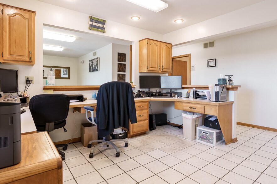 More Photos Of 7550 Rote Rd, Rockford Medical For Sale