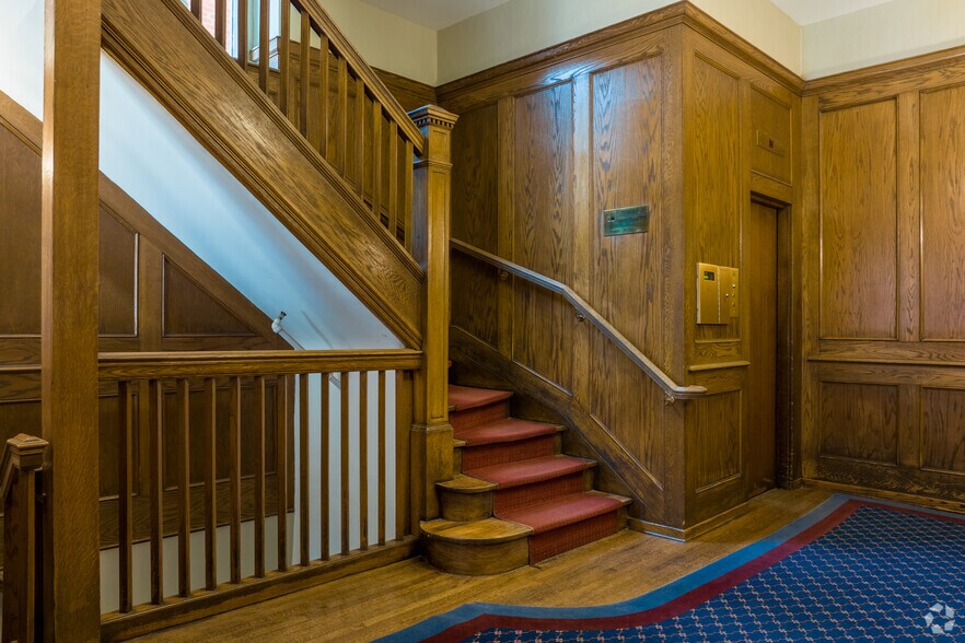 More Photos Of 70 Bond St, Toronto Office For Lease