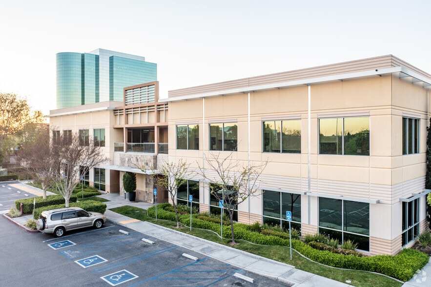 More Photos Of 2010 E 1st St, Santa Ana Medical For Lease