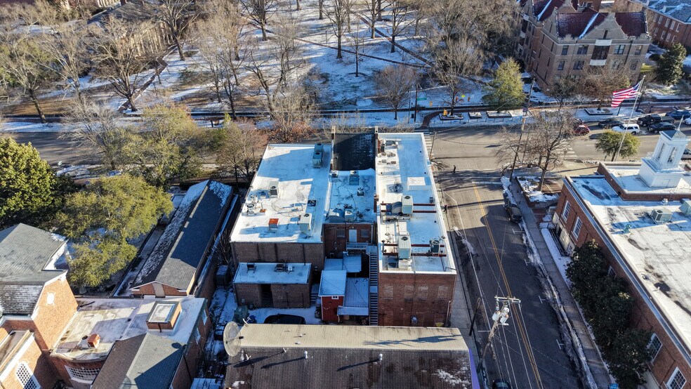 More Photos Of 203 E Franklin St, Chapel Hill Storefront For Sale