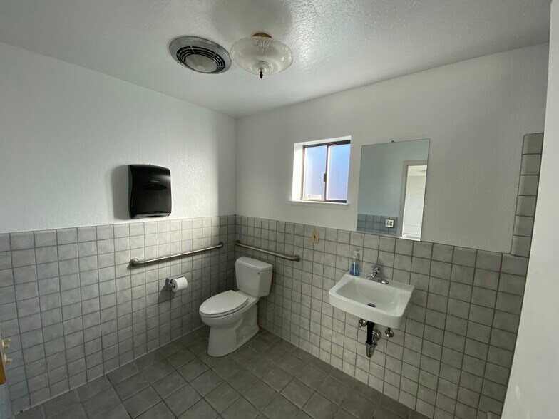 More Photos Of 2851 Research Park Dr, Soquel Service For Lease