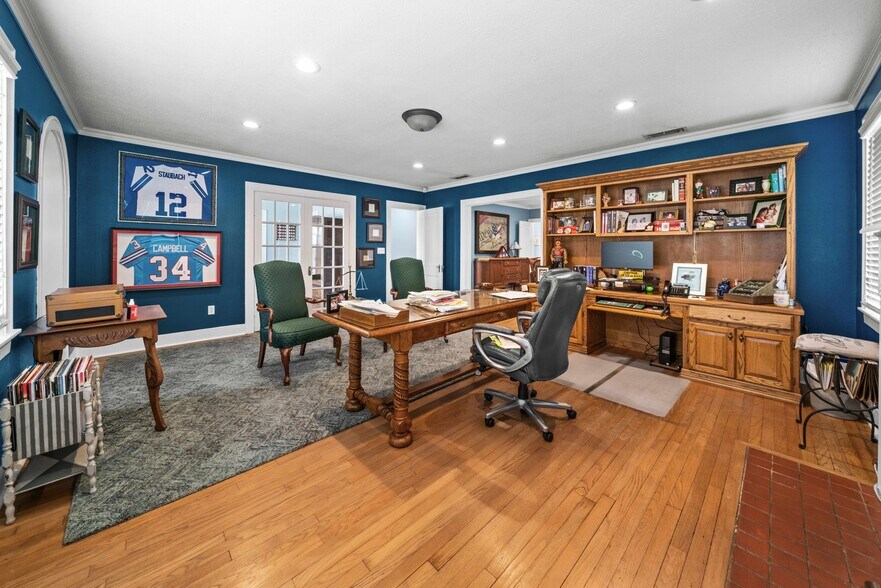More Photos Of 209 S Main St, Lindale Loft Creative Space For Lease