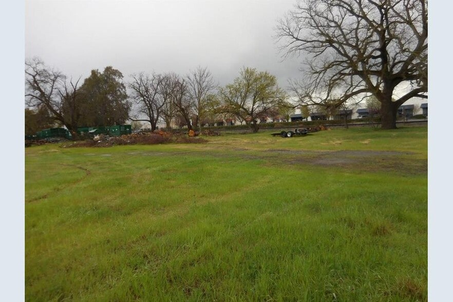 More Photos Of 1021 Beamer St, Woodland Land For Sale