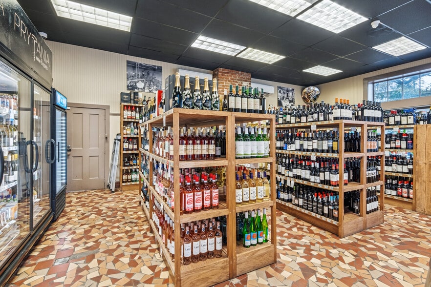 More Photos Of 1300 Arabella St, New Orleans Storefront Retail Residential For Sale