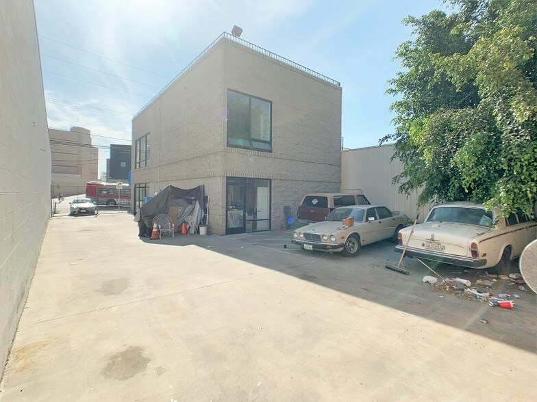 More Photos Of 935 N Vignes St, Los Angeles Auto Dealership For Lease