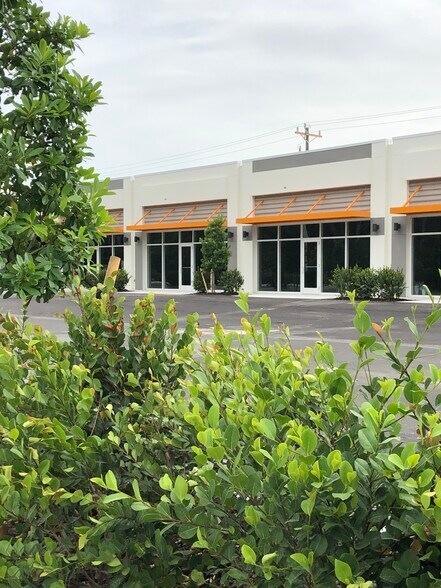 More Photos Of 1243-1306 Santa Barbara Blvd, Cape Coral General Retail For Lease