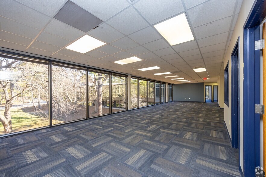 More Photos Of 6075 The Corners Pky, Peachtree Corners Office For Lease