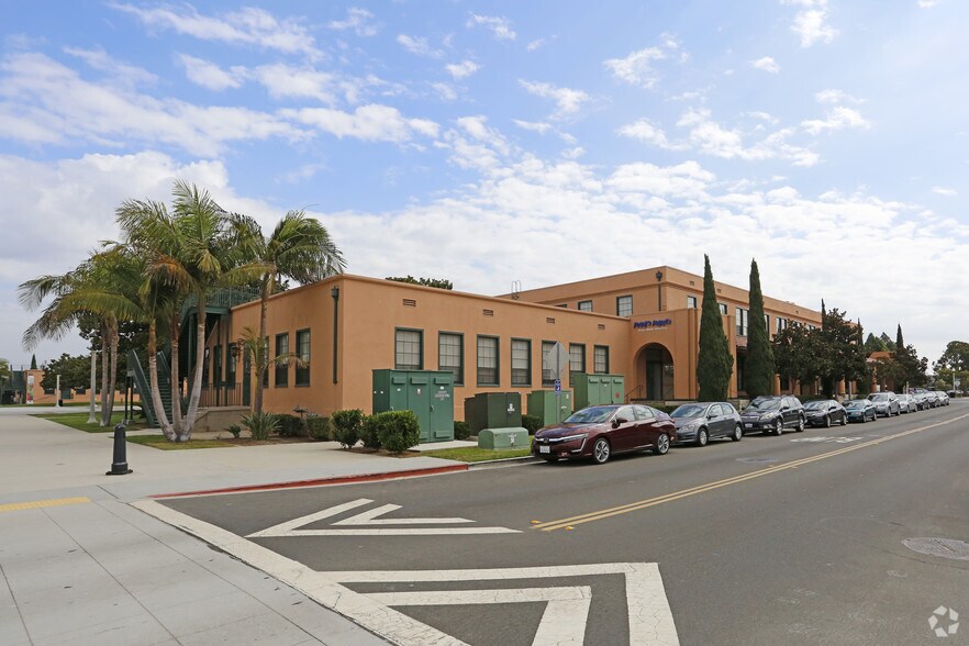 More Photos Of 2820 Roosevelt St, San Diego Storefront Retail Office For Lease