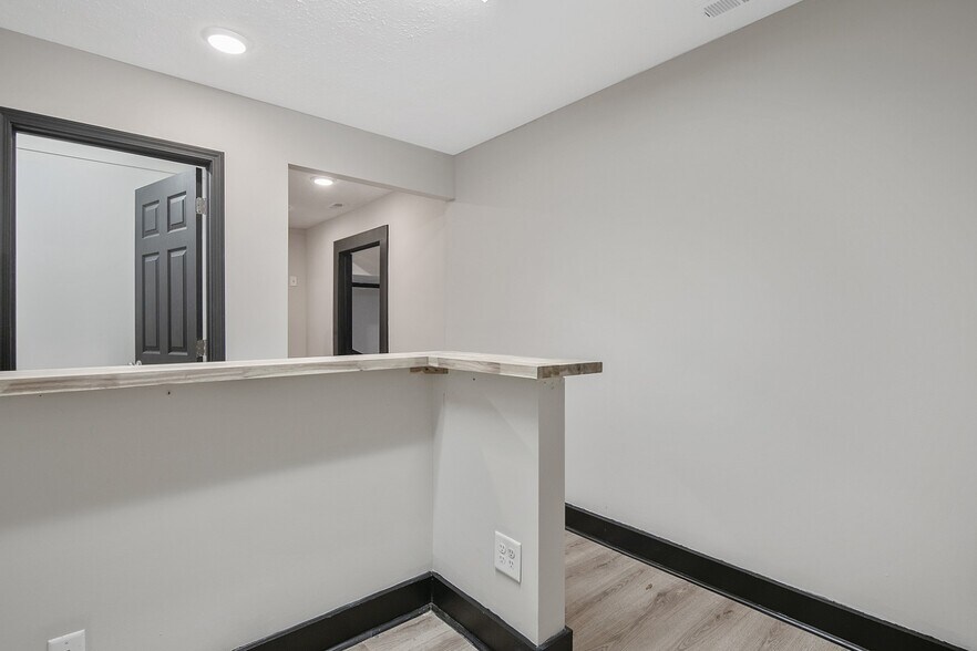 More Photos Of 1500 Gillespie St, Fayetteville Office For Lease