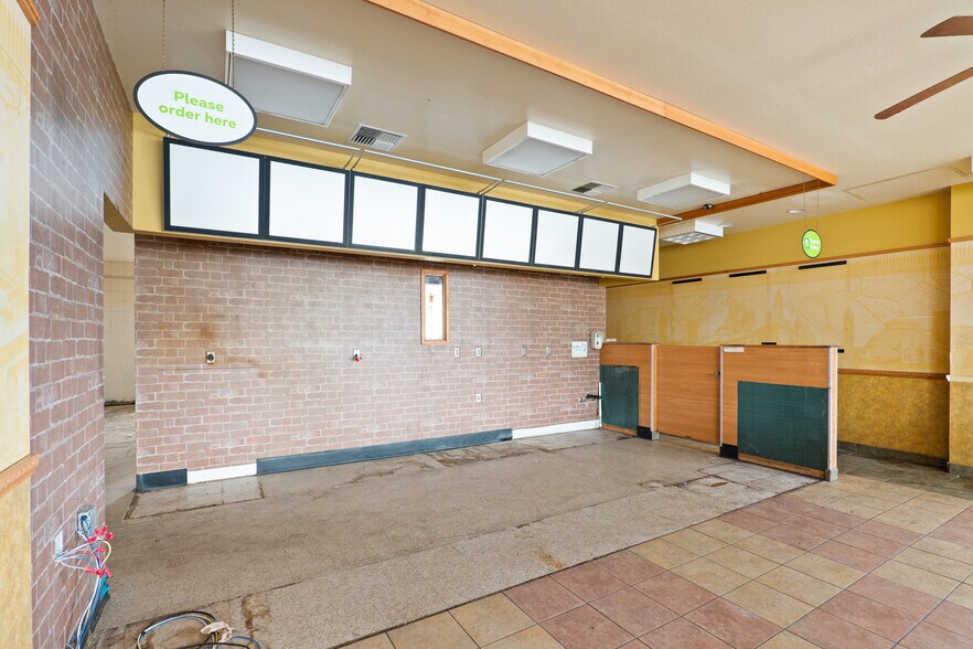 More Photos Of 774 Main St, Springfield Fast Food For Sale