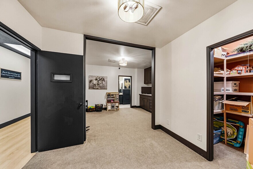 More Photos Of 239 SE G St, Grants Pass General Retail For Sale
