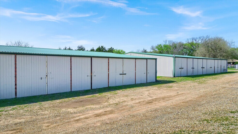 More Photos Of 470 Lazy Acres Cir, Pottsboro Self Storage For Sale