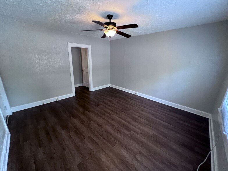 More Photos Of 419 Belmont Ave, Shelbyville Multifamily For Sale