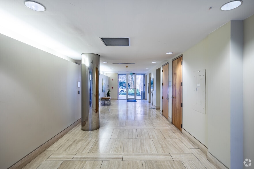 More Photos Of 500 Office Park Dr, Birmingham Office For Sale