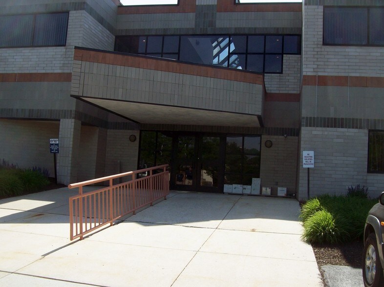 More Photos Of 4700 Union Deposit Rd, Harrisburg Medical For Sale