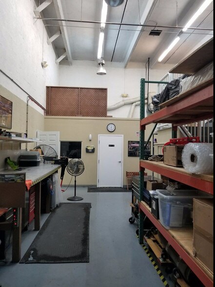 More Photos Of 5900 NW 99th Ave, Miami Light Distribution For Lease