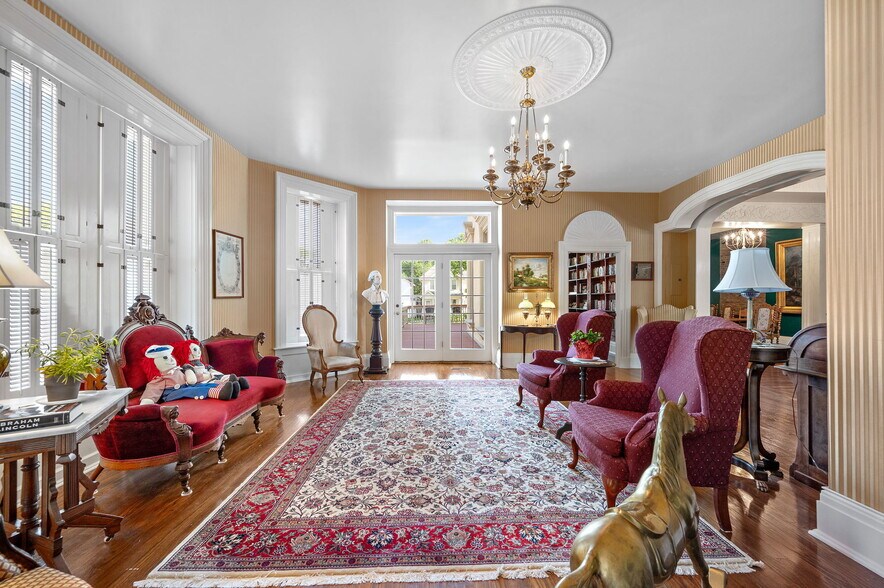 More Photos Of 403 E Adams St, Sandusky Hospitality For Sale