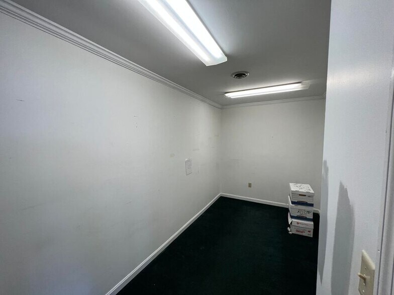 More Photos Of 230-236 Thomas More Pky, Crestview Hills Medical For Lease