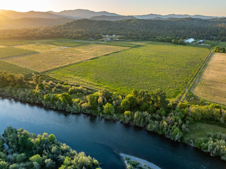 More Photos Of 6531 Lower River Rd, Grants Pass Specialty For Sale