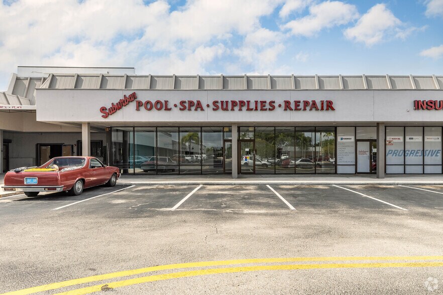More Photos Of 9900-10060 Pines Blvd, Pembroke Pines Storefront For Lease