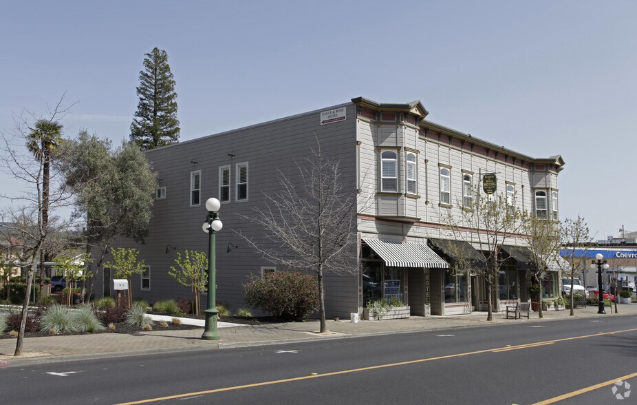 Primary Photo Of 1420-1428 Main St, Saint Helena Hotel For Lease