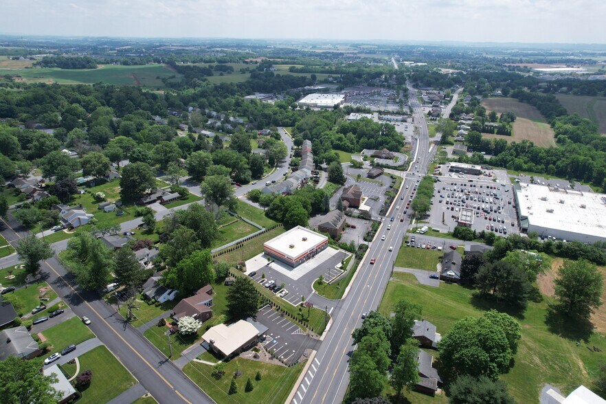 More Photos Of 1235 S Market St, Elizabethtown General Retail For Sale
