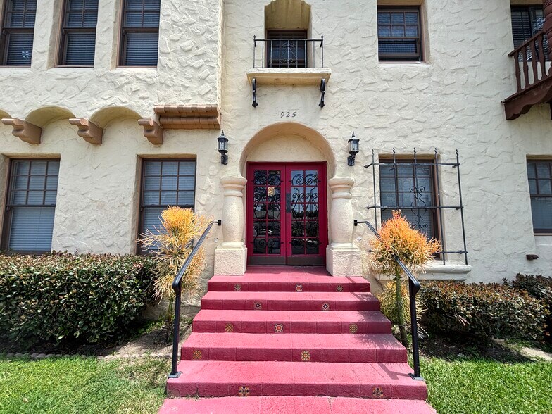 More Photos Of 925 N Lacy St, Santa Ana Apartments For Sale