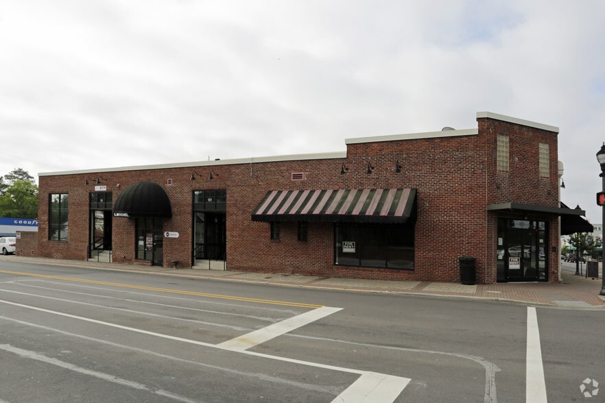More Photos Of 101 S Main St, Fuquay Varina Storefront For Lease