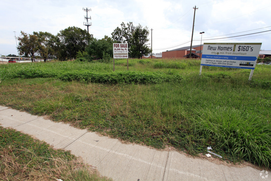 Primary Photo Of 2705 Baer St, Houston Land For Lease