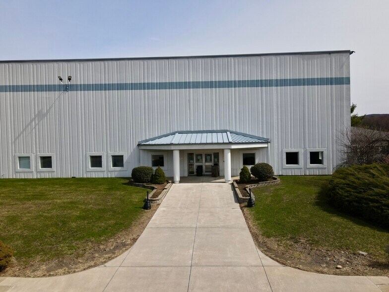 More Photos Of 1055 Hanover St, Wilkes-Barre Distribution For Lease