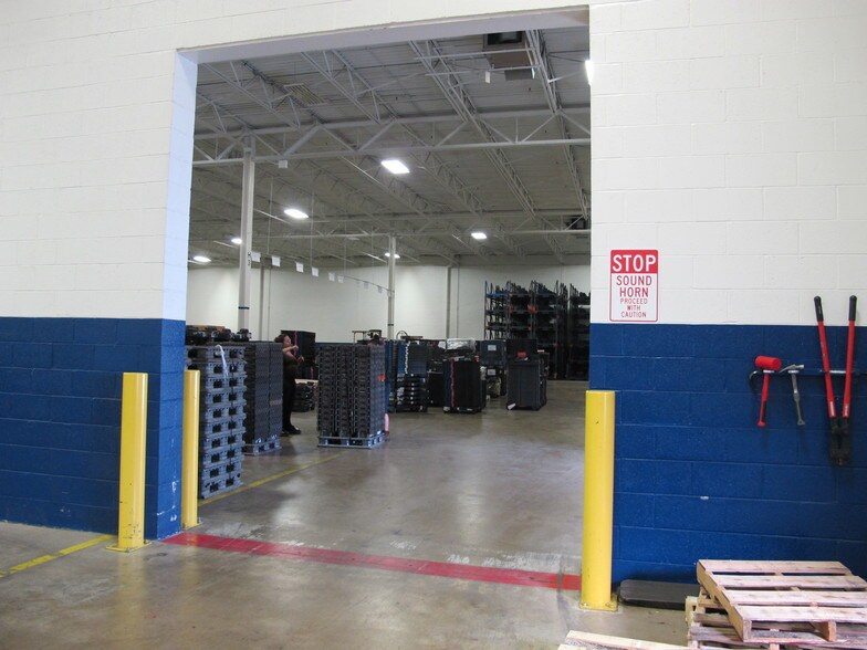 More Photos Of 1828 Freedom Rd, Lancaster Warehouse For Lease