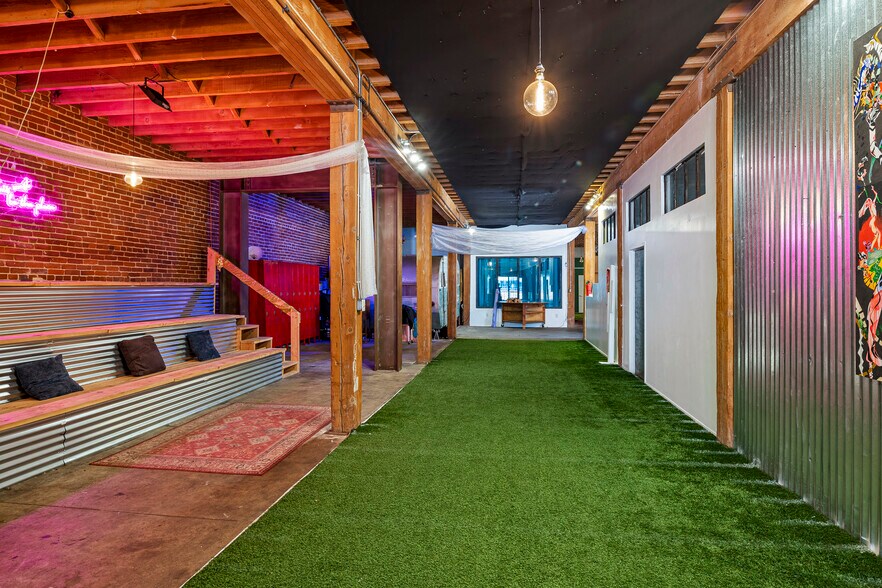 More Photos Of 1327 Willow St, Los Angeles Office For Sale