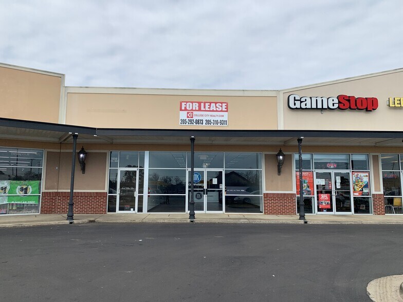 More Photos Of 5550 McFarland Blvd, Northport General Retail For Lease